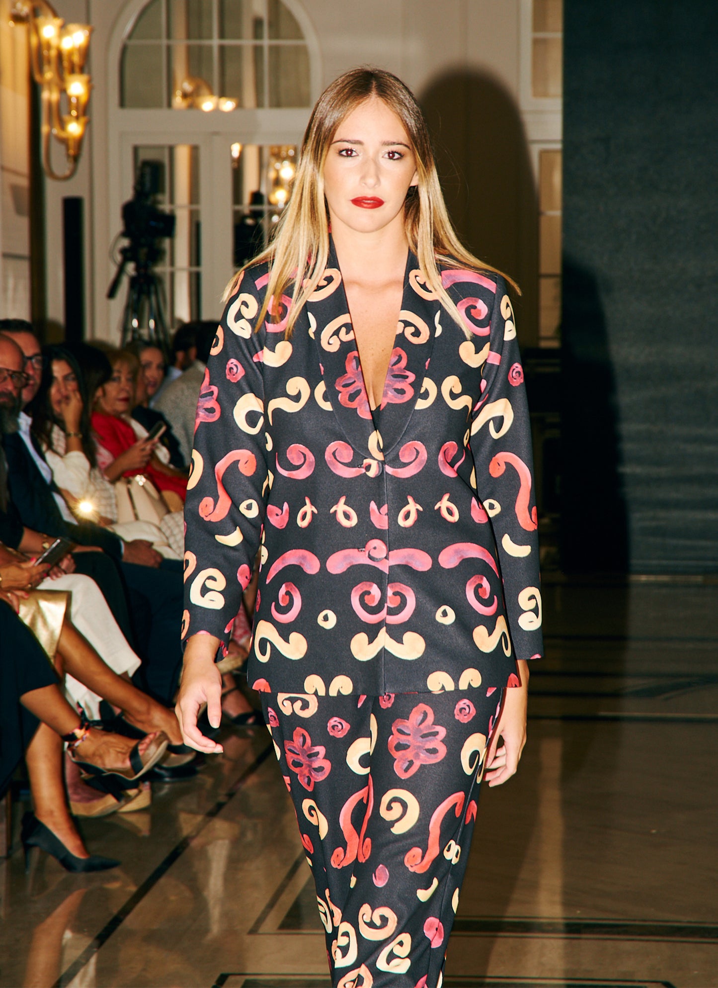 TRAJE IRIA