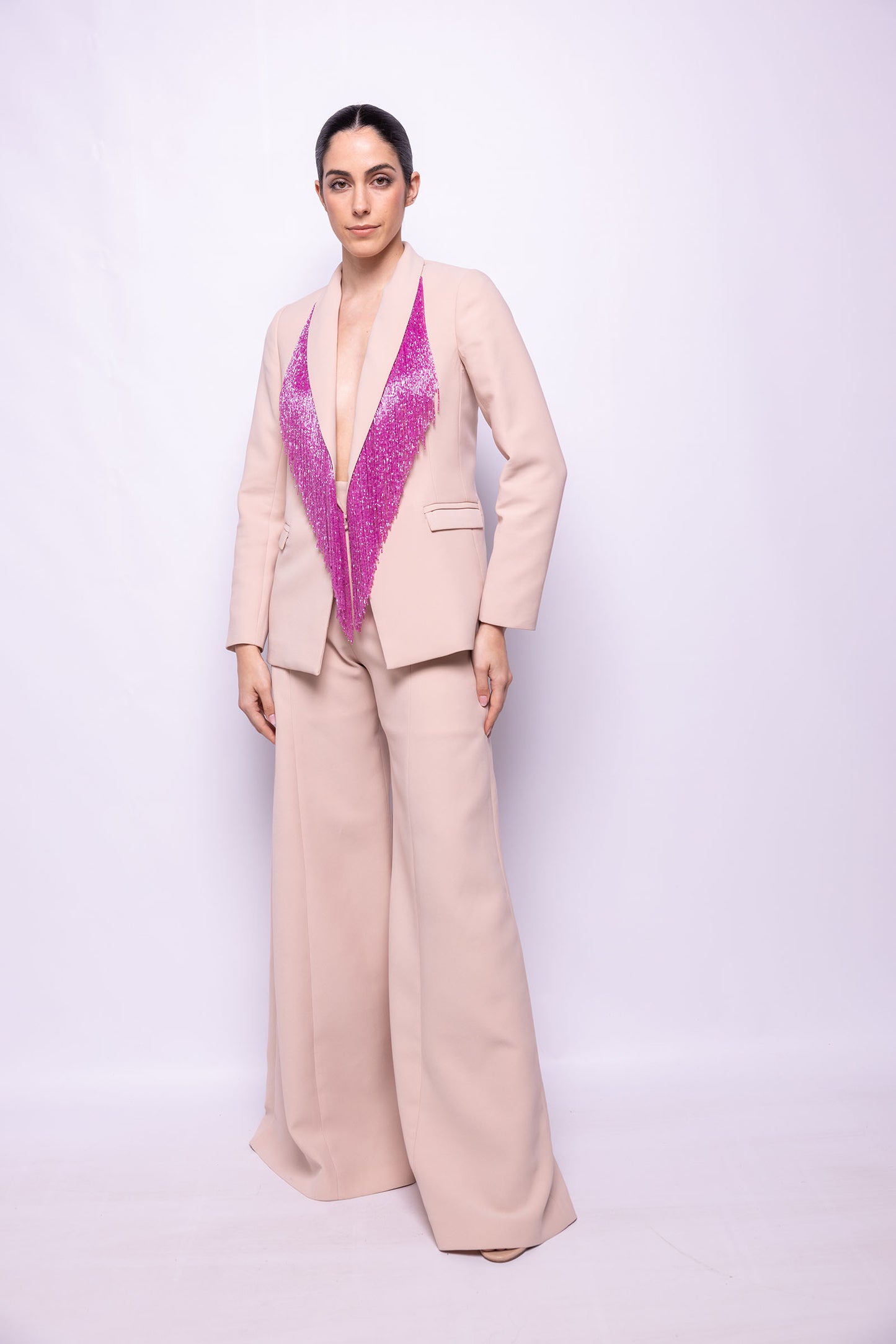 TRAJE DE CHAQUETA DE SASTRERÍA CON FLECO DE CANUTILLO