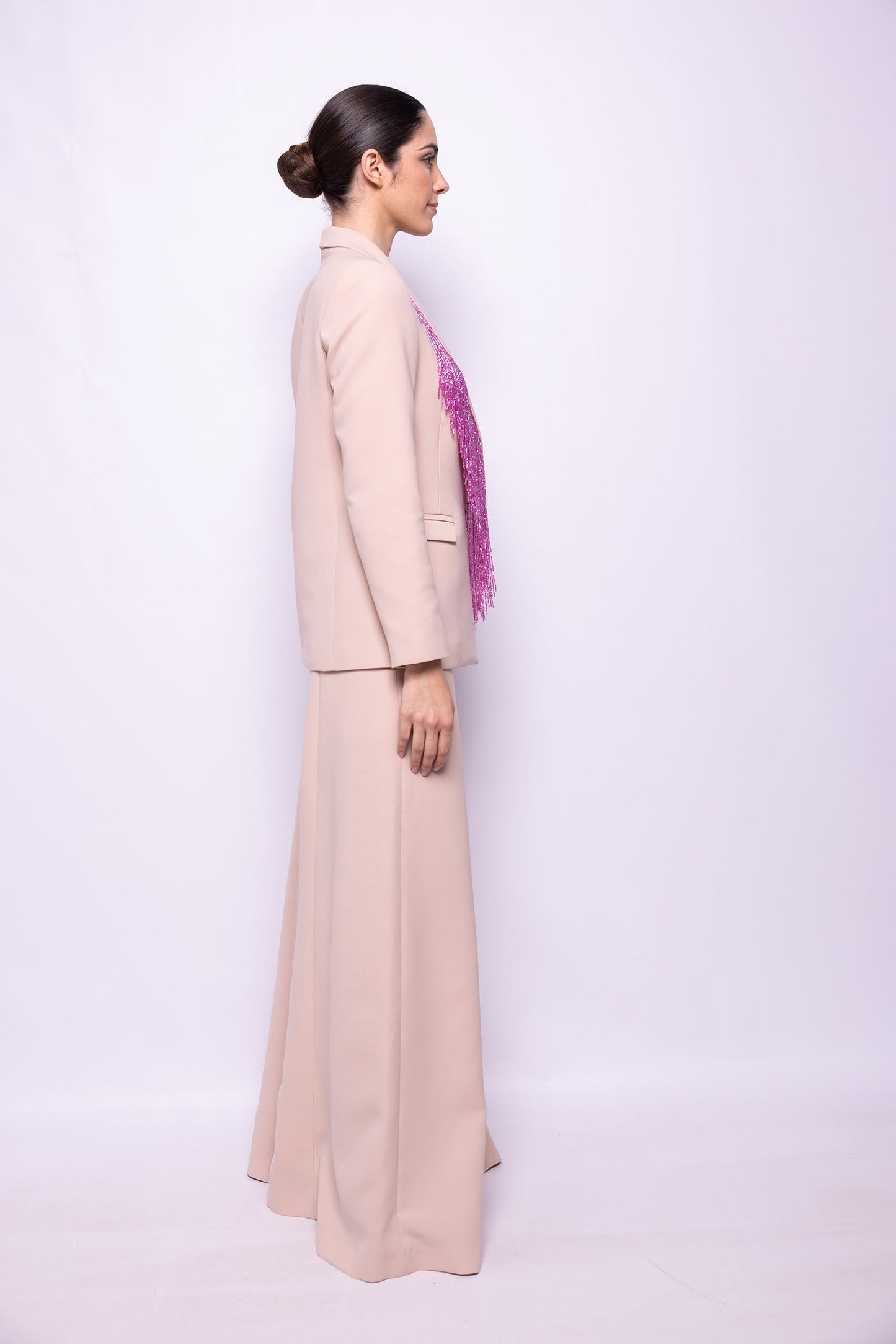 TRAJE DE CHAQUETA DE SASTRERÍA CON FLECO DE CANUTILLO
