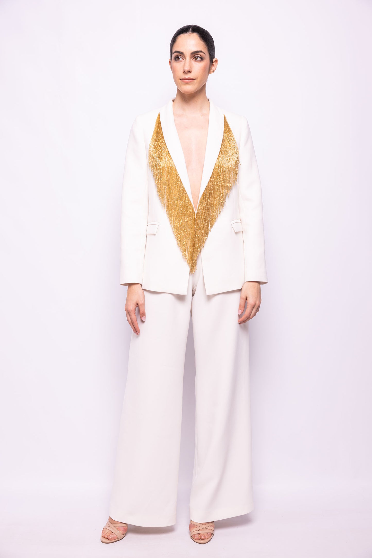 TRAJE DE CHAQUETA DE SASTRERÍA CON FLECO DE CANUTILLO