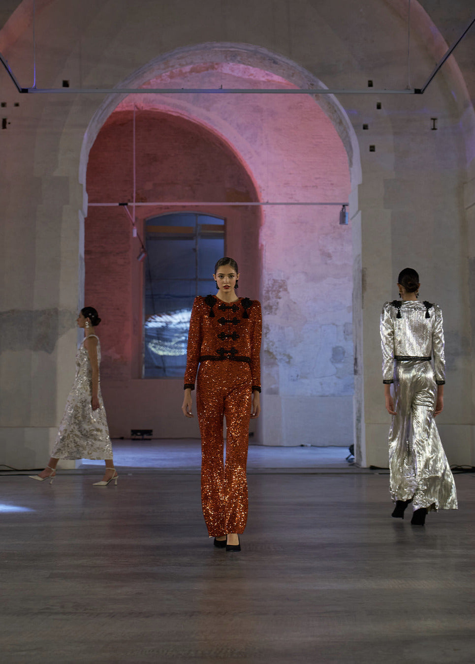 TRAJE GOYESCO EN LENTEJUELA