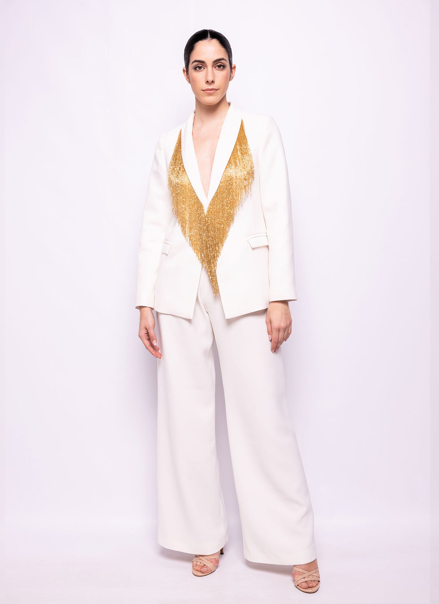 TRAJE DE CHAQUETA DE SASTRERÍA CON FLECO DE CANUTILLO
