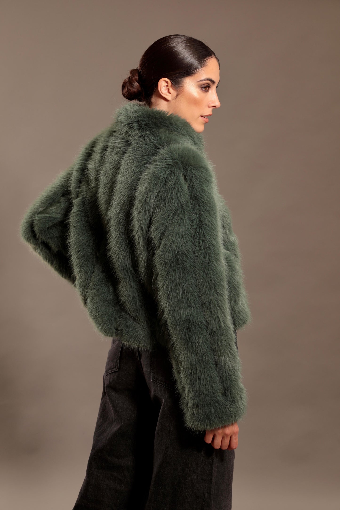 ABRIGO CORTO DE PELO