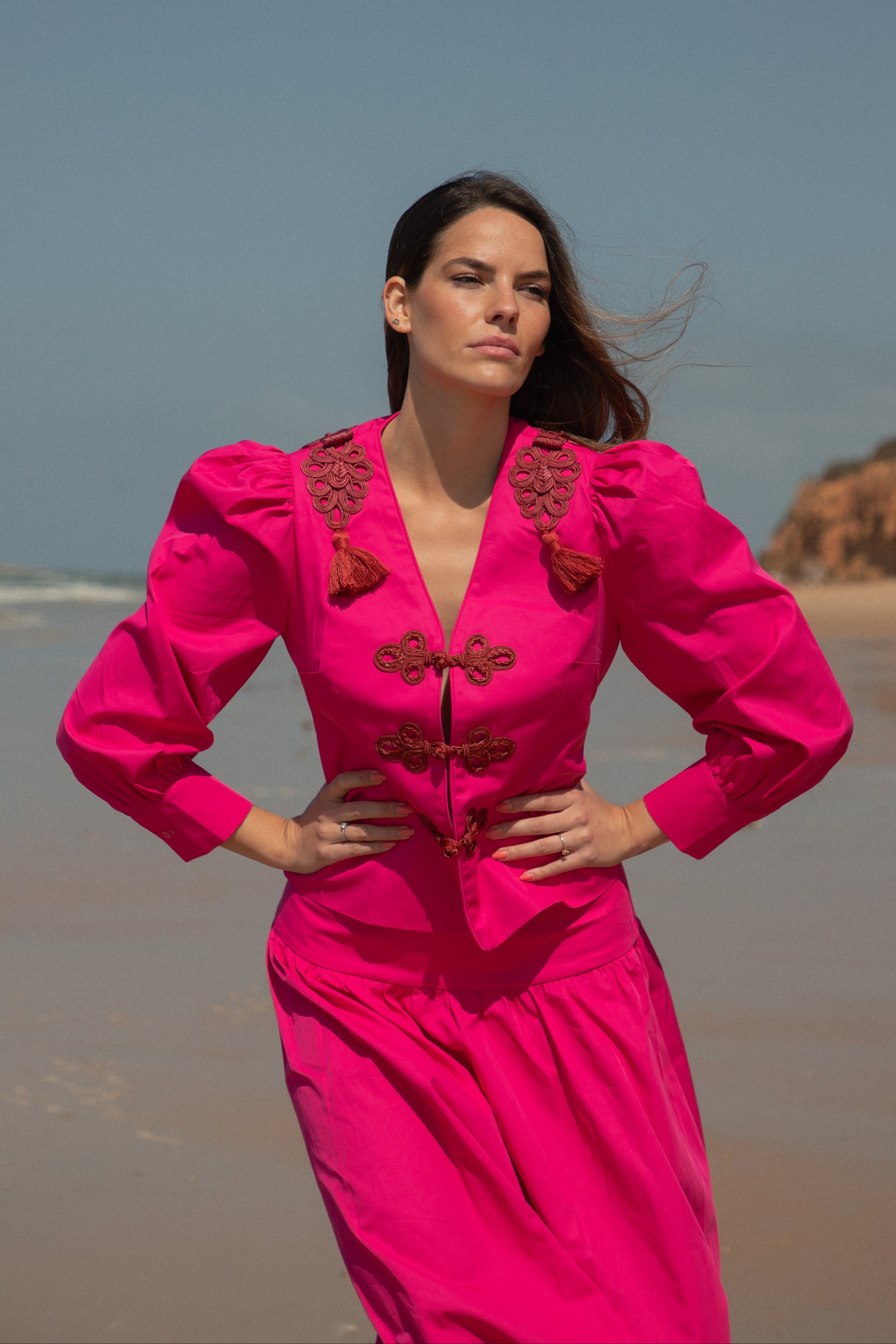 Chaqueta GOYESCA ligera y contemporánea pensada para el calor del verano.
