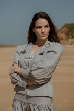 Chaqueta GOYESCA ligera y contemporánea pensada para el calor del verano.