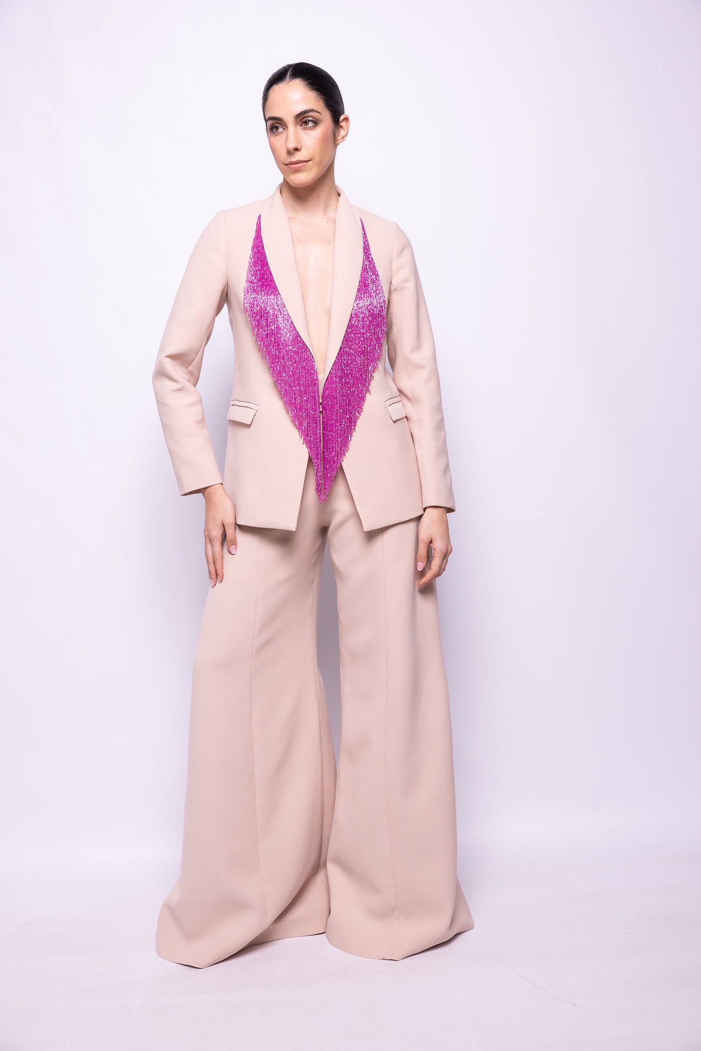 TRAJE DE CHAQUETA DE SASTRERÍA CON FLECO DE CANUTILLO