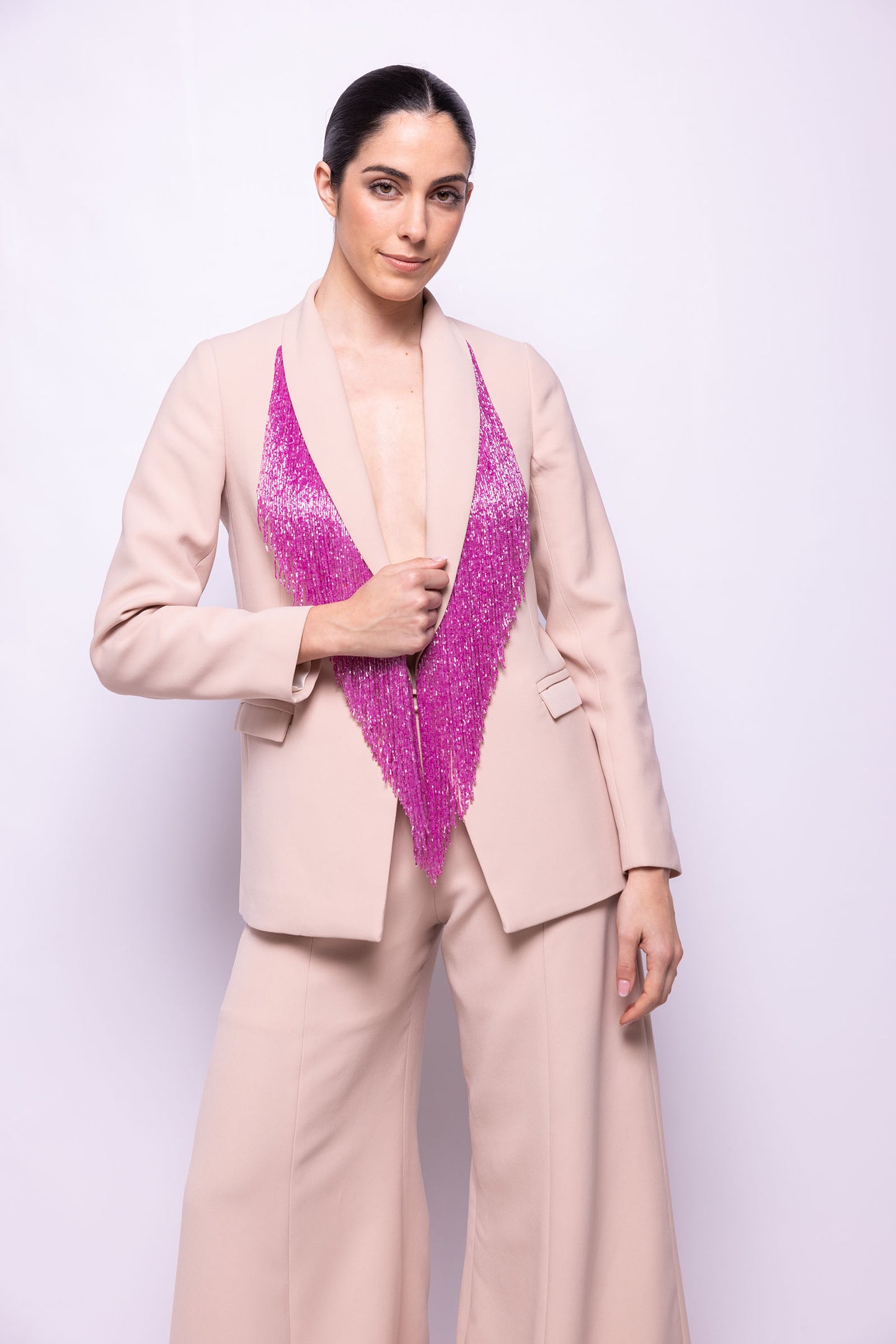 TRAJE DE CHAQUETA DE SASTRERÍA CON FLECO DE CANUTILLO