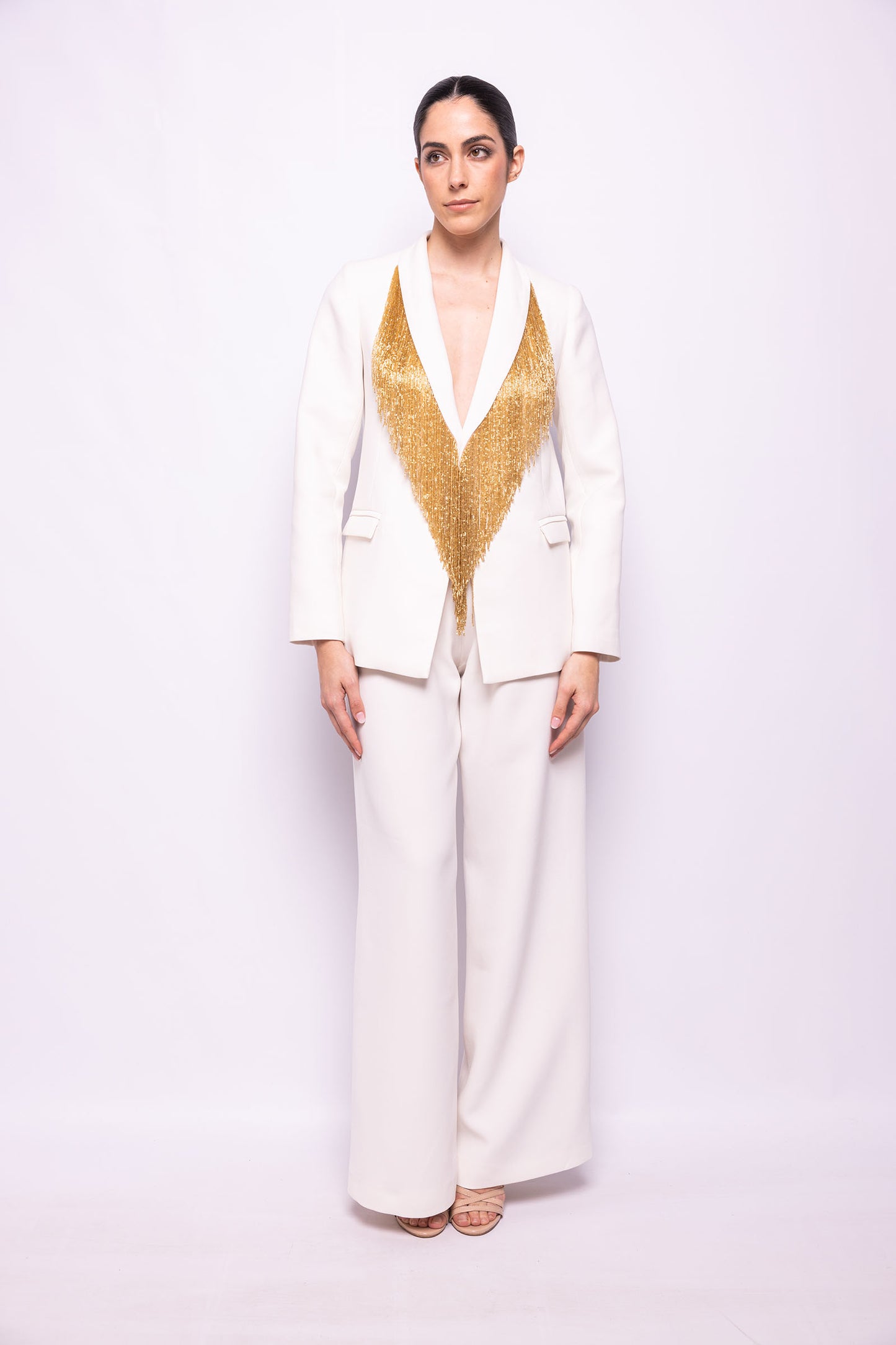 TRAJE DE CHAQUETA DE SASTRERÍA CON FLECO DE CANUTILLO