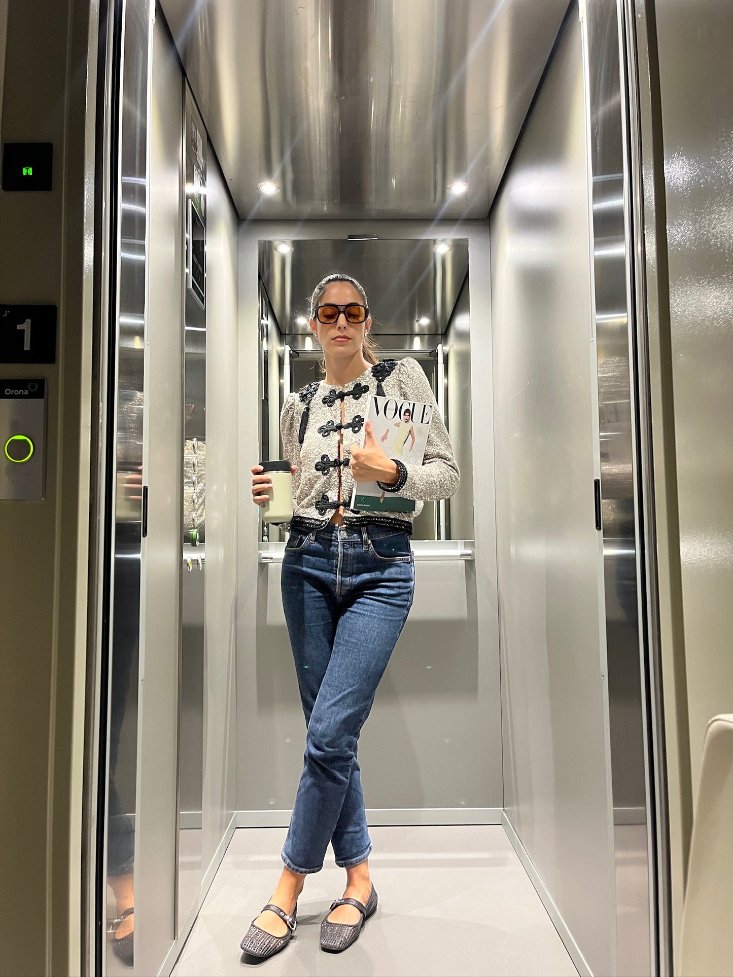 CHAQUETA GOYESCA EN LENTEJUELA PLATA