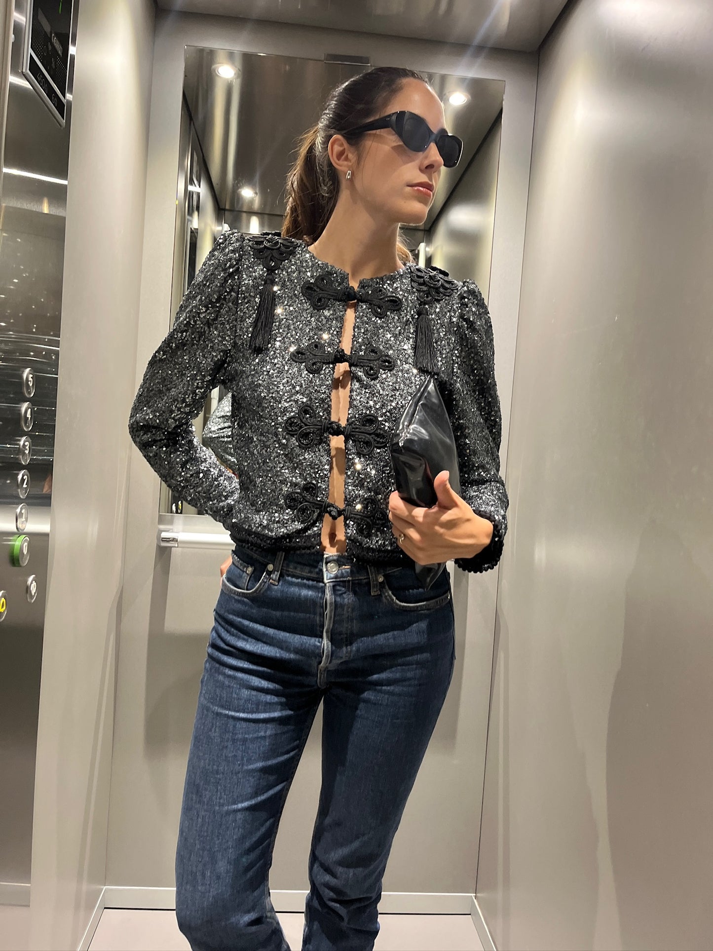 CHAQUETA GOYESCA EN LENTEJUELA GRIS