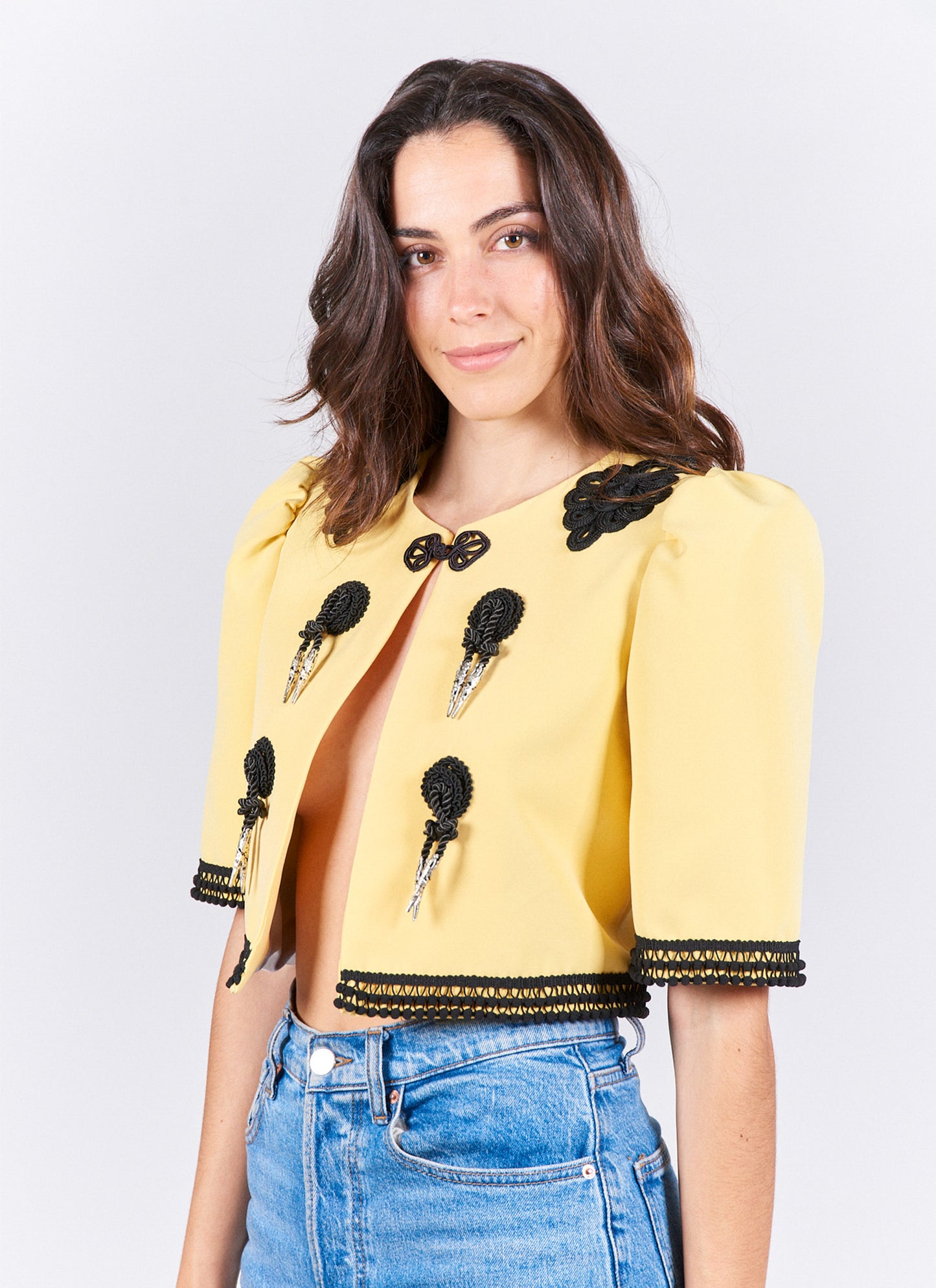 YELLOW ROUND