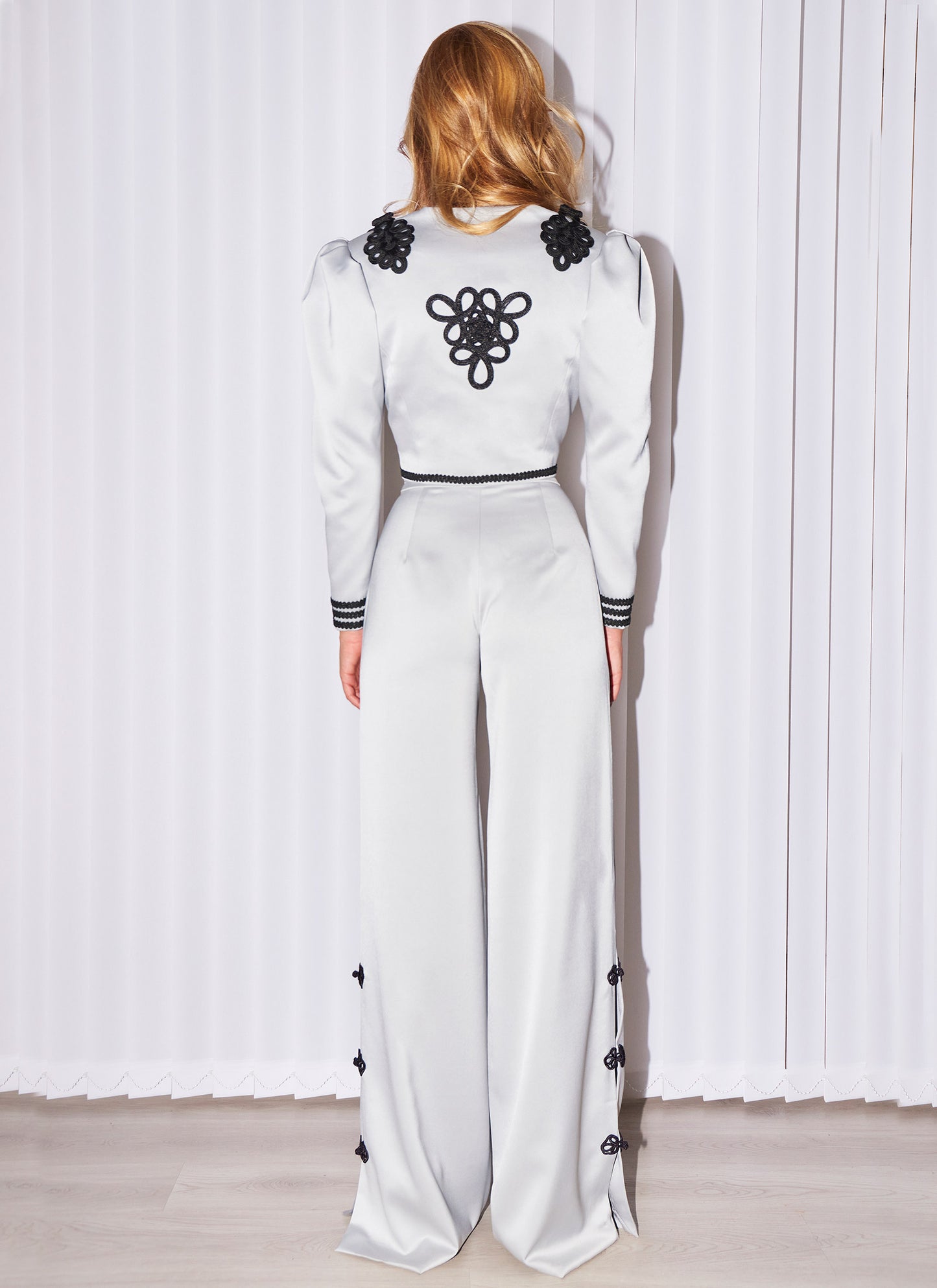 TRAJE SABINA